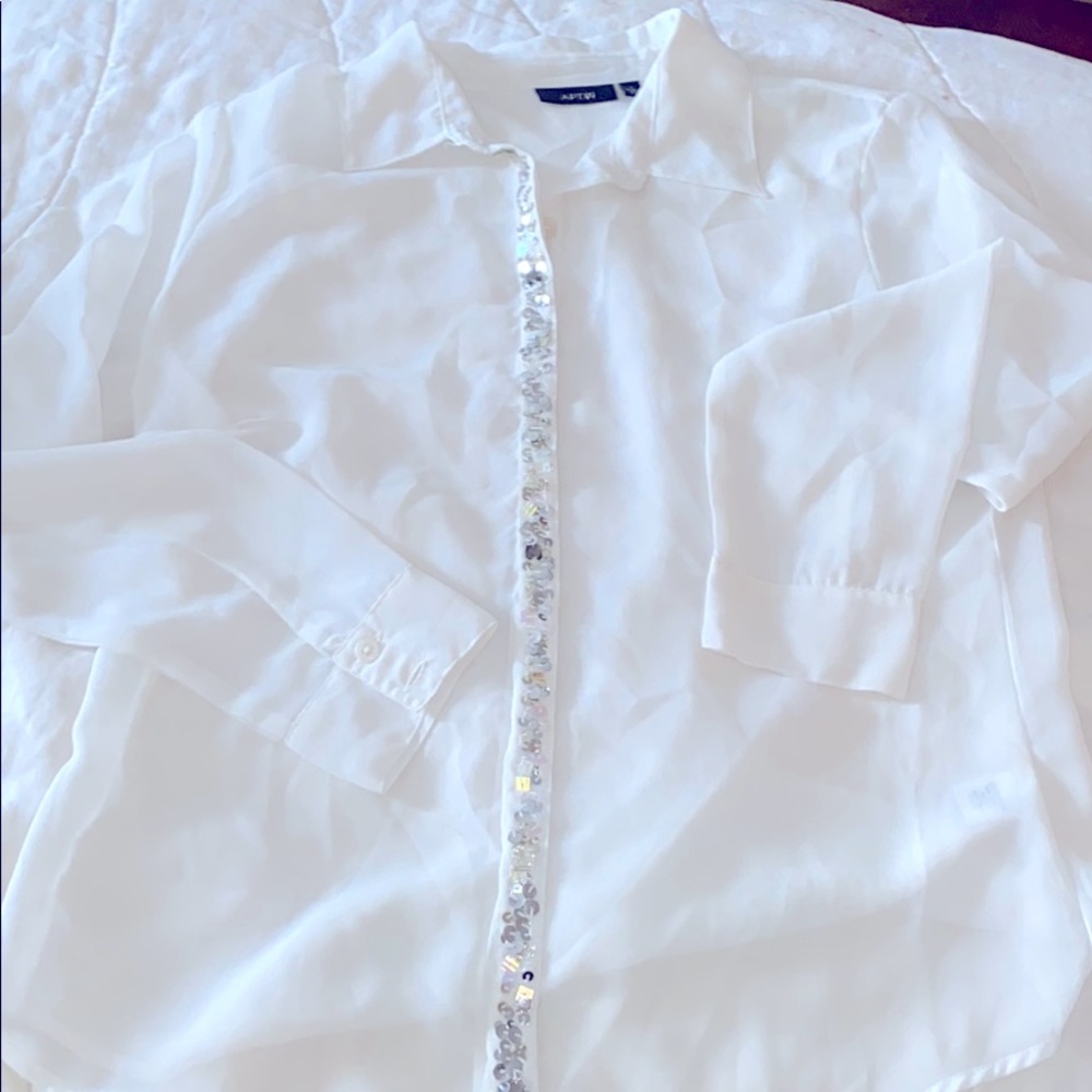 White blouse with sequin button up